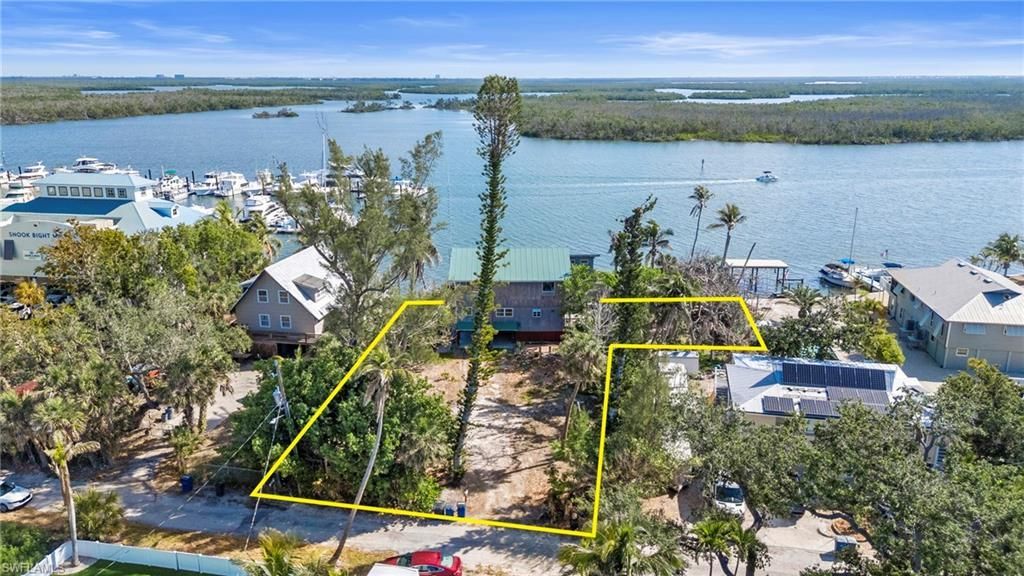 4851 Dolphin Ln, Fort Myers Beach, FL 33931 Photo