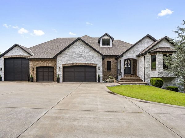 190 Highland Drive, Hollister, MO 65672