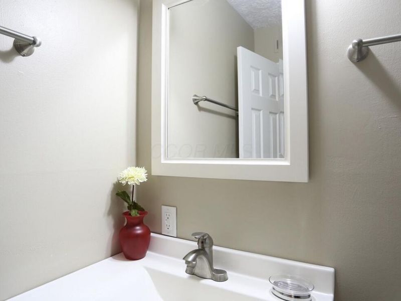 858 Kinnear Road, Columbus, OH 43212 Photo 6