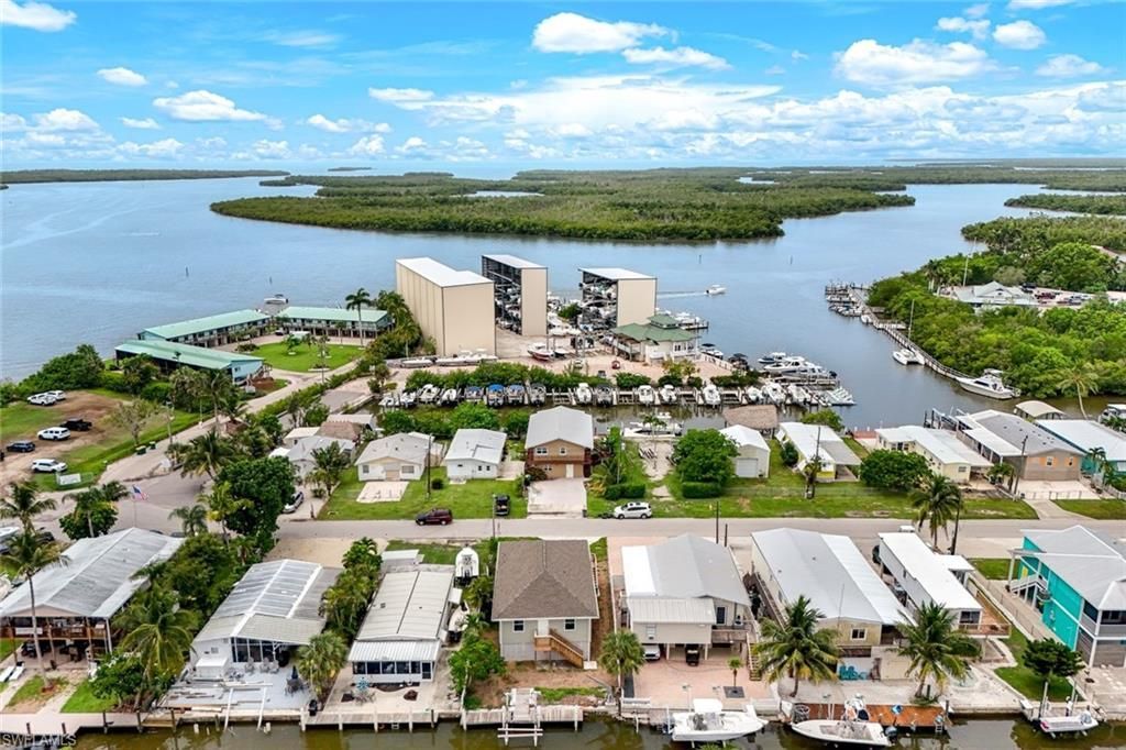 627 Palm Ave, Goodland, FL 34140 Photo