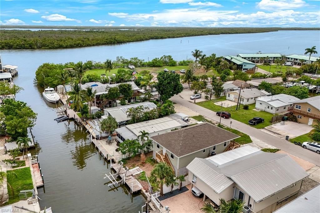 627 Palm Ave, Goodland, FL 34140 Photo