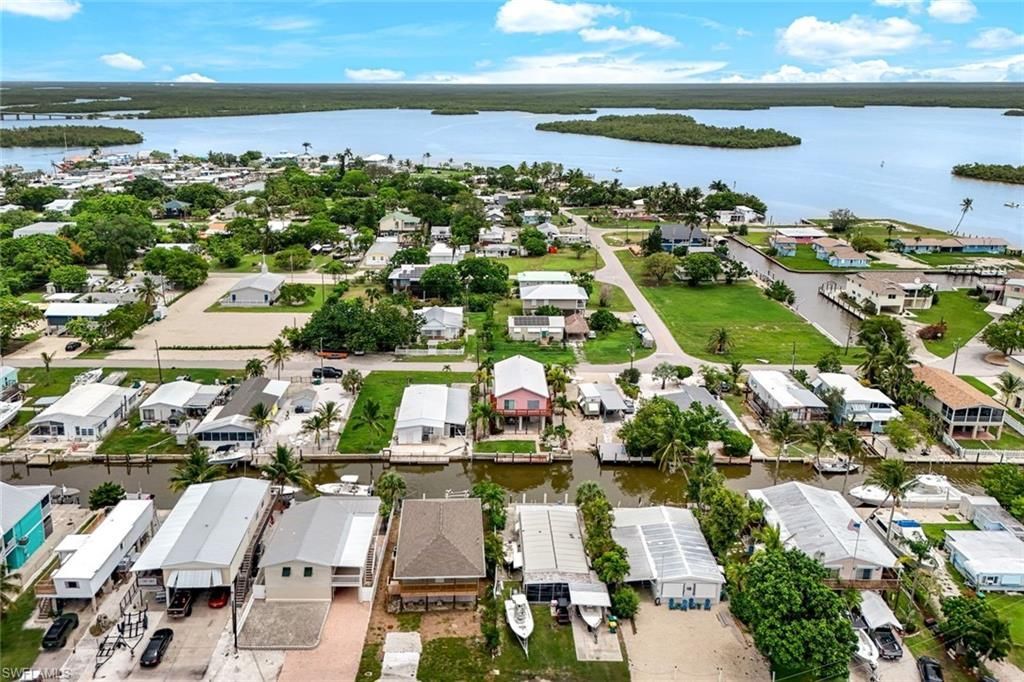 627 Palm Ave, Goodland, FL 34140 Photo