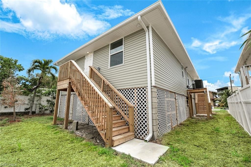 627 Palm Ave, Goodland, FL 34140 Photo