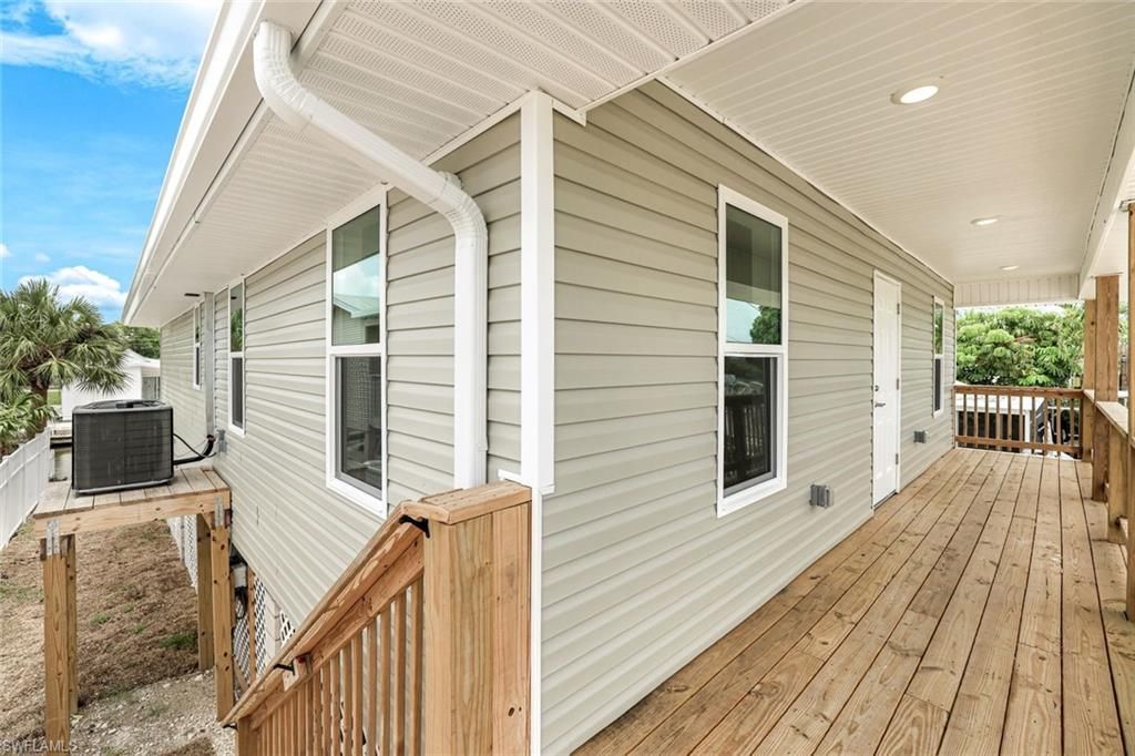 627 Palm Ave, Goodland, FL 34140 Photo