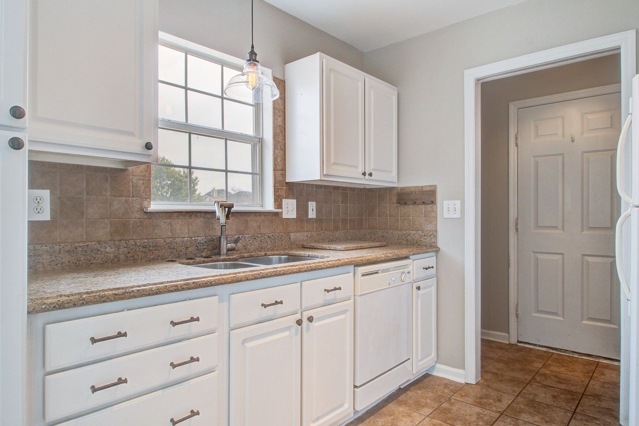 8357 Waltham Road Photo 11