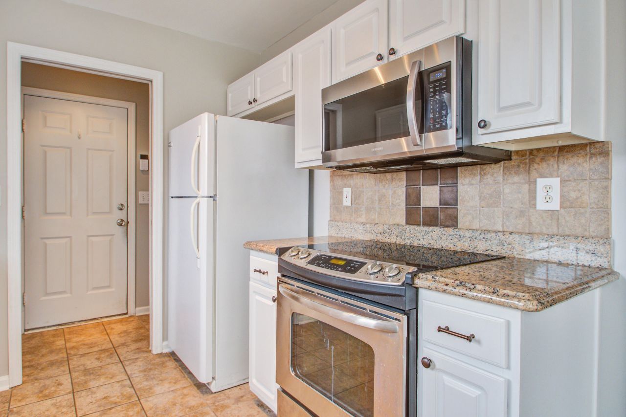 8357 Waltham Road Photo 12