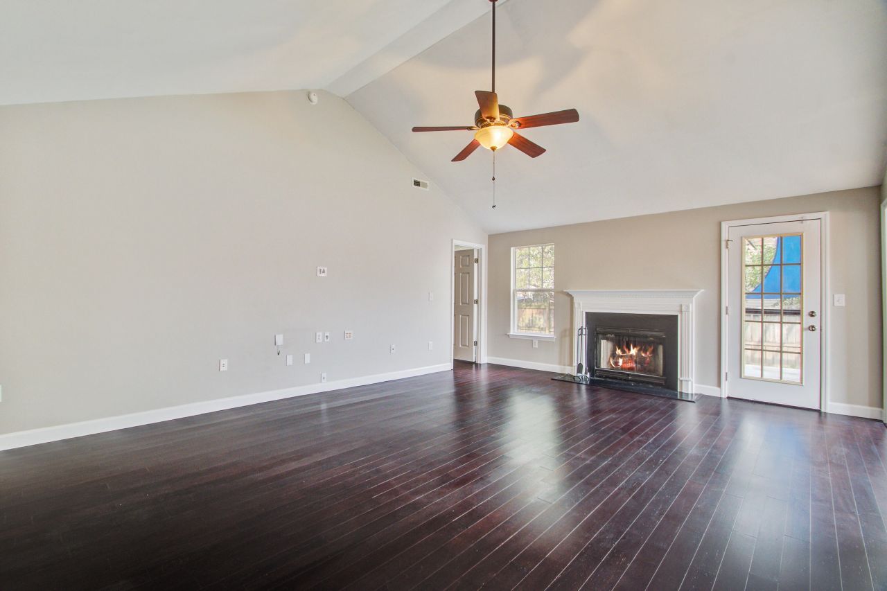 8357 Waltham Road Photo 6