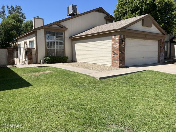 853 E MANOR Drive, Chandler, AZ 85225