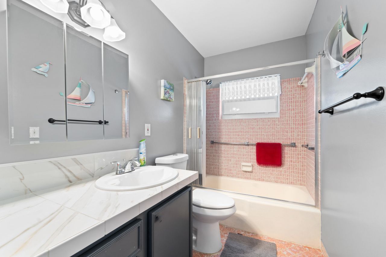 2990 Crosley Drive E, Unit D, West Palm Beach, FL 33415 Photo