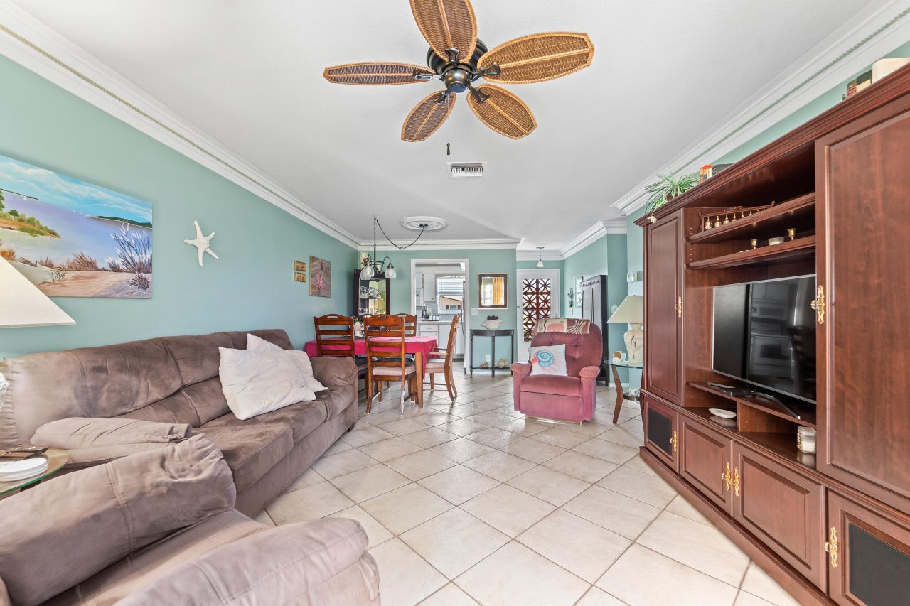 2990 Crosley Drive E, Unit D, West Palm Beach, FL 33415 Photo