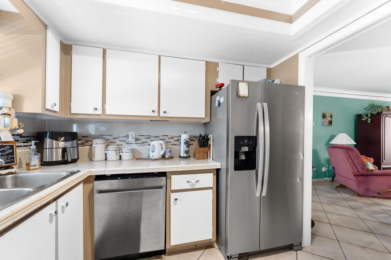 2990 Crosley Drive E, Unit D, West Palm Beach, FL 33415 Photo