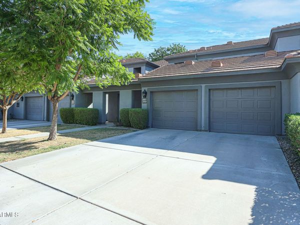 7401 W ARROWHEAD CLUBHOUSE Drive, Unit 2047, Glendale, AZ 85308