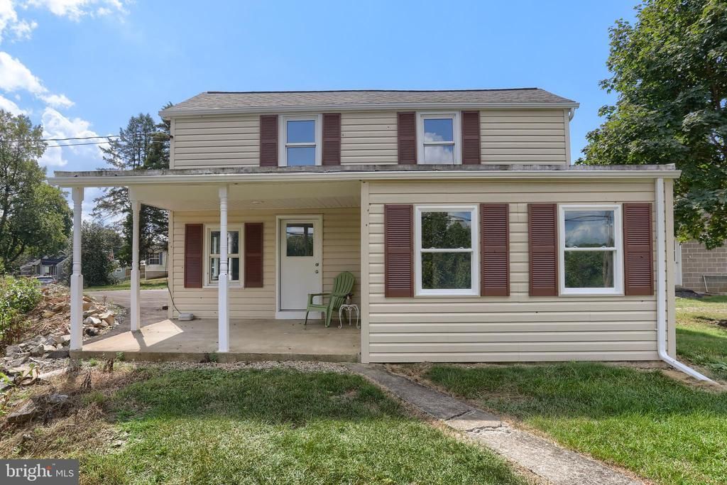 218 N Railroad Street, Hummelstown, PA 17036 Main Photo
