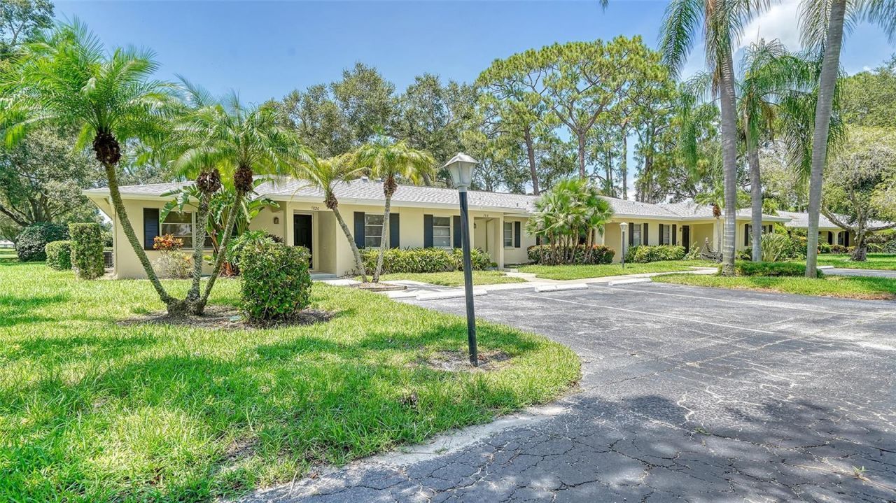 7820 Palm Aire Lane, Sarasota, FL 34243 Main Photo