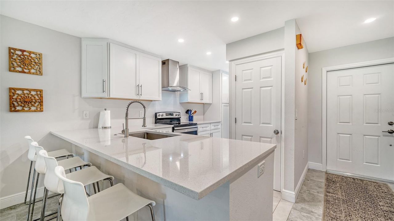 7820 Palm Aire Lane, Sarasota, FL 34243 Photo