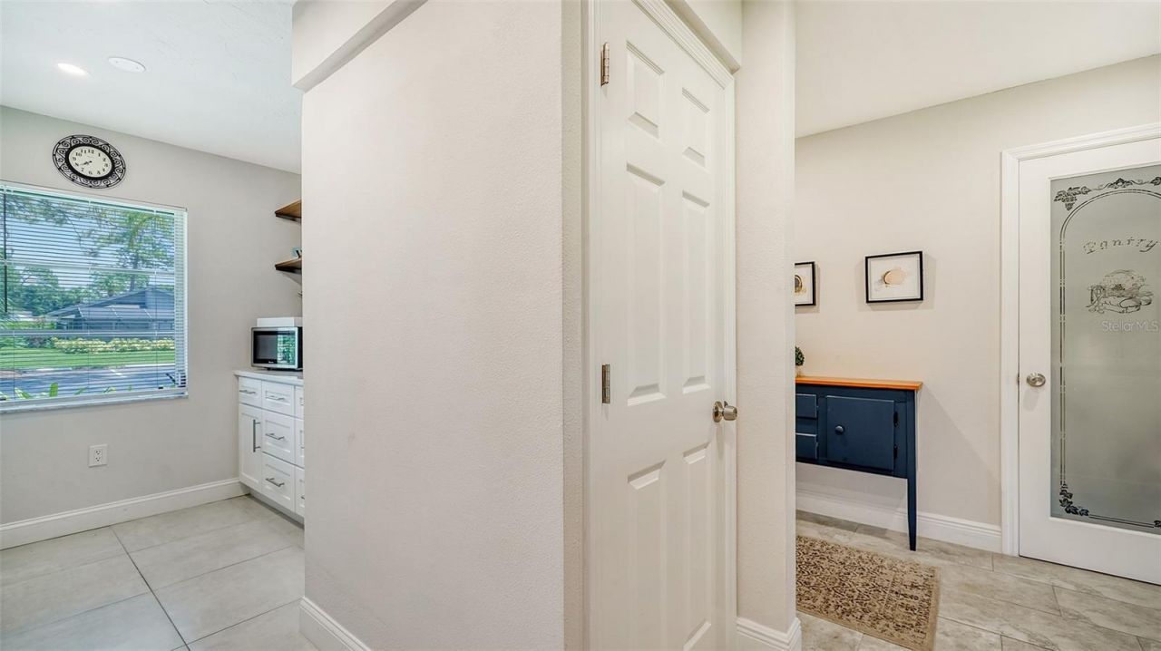 7820 Palm Aire Lane, Sarasota, FL 34243 Photo