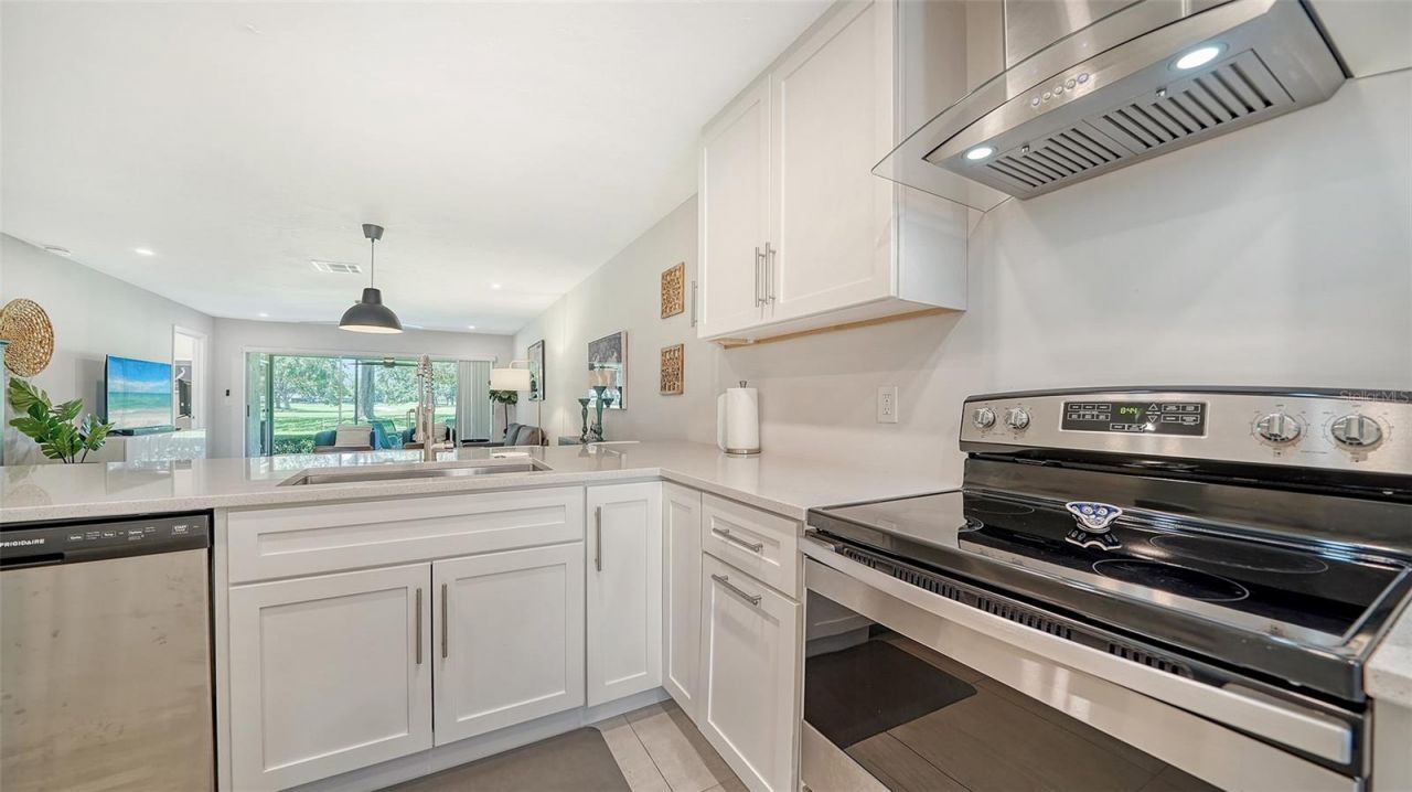 7820 Palm Aire Lane, Sarasota, FL 34243 Photo