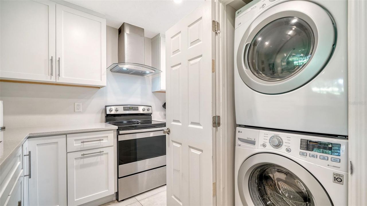 7820 Palm Aire Lane, Sarasota, FL 34243 Photo