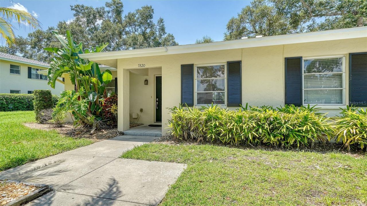 7820 Palm Aire Lane, Sarasota, FL 34243 Photo