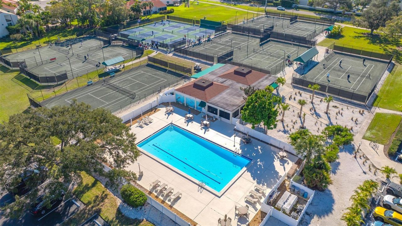 7820 Palm Aire Lane, Sarasota, FL 34243 Photo