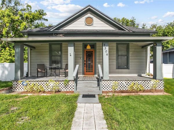 7304 N DIXON AVENUE, TAMPA, FL 33604