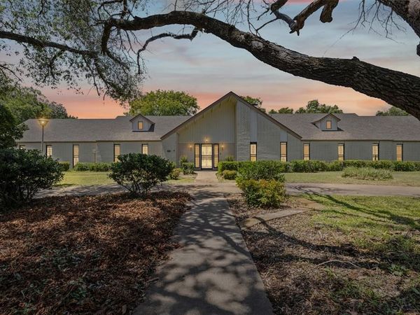 1204 W Westhill Drive, Cleburne, TX 76033