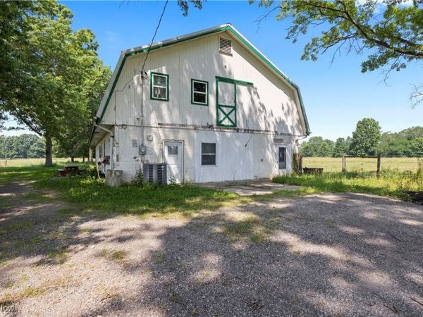 40175 Banks Road, Grafton, OH 44044