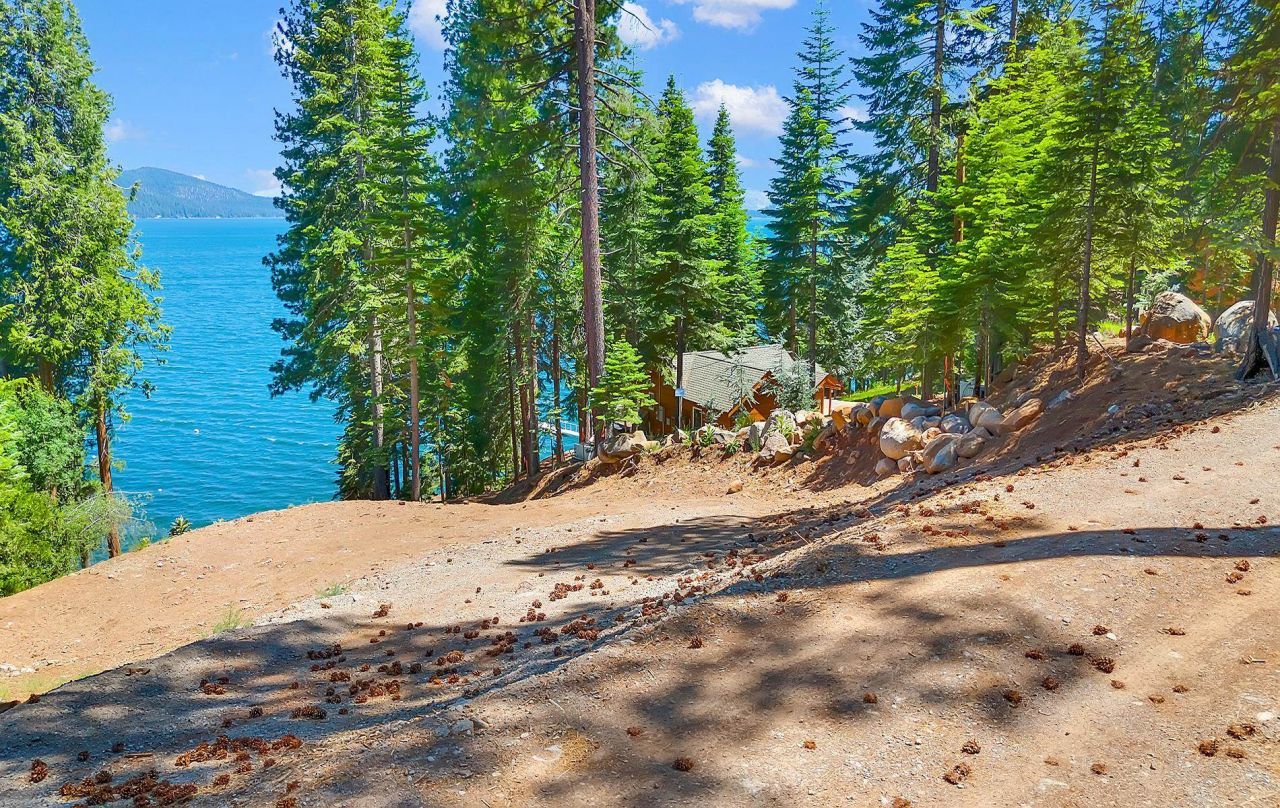 662 Peninsula Drive, Lake Almanor, CA 96137 Photo