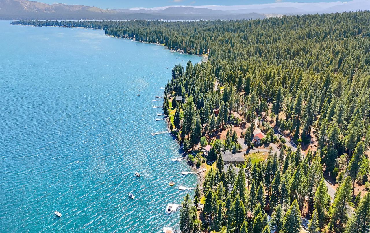 662 Peninsula Drive, Lake Almanor, CA 96137 Photo