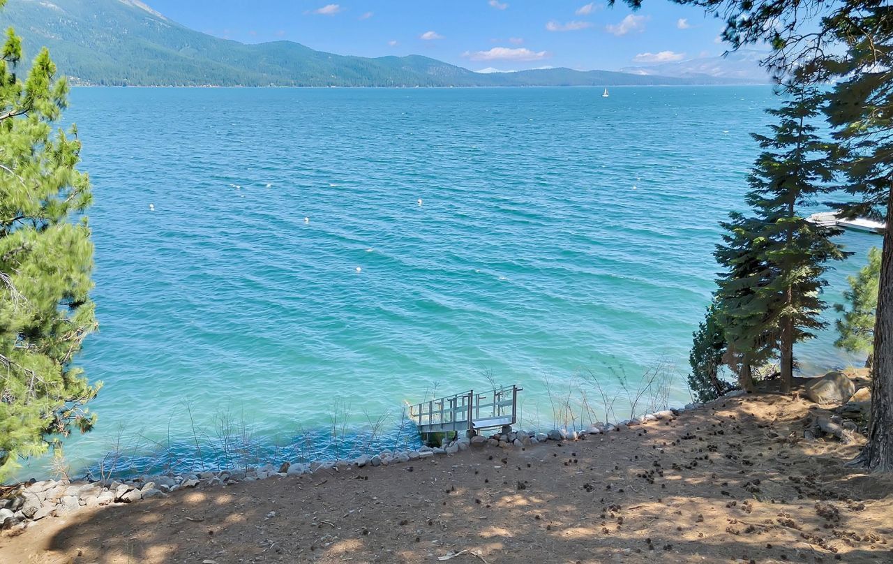 662 Peninsula Drive, Lake Almanor, CA 96137 Photo