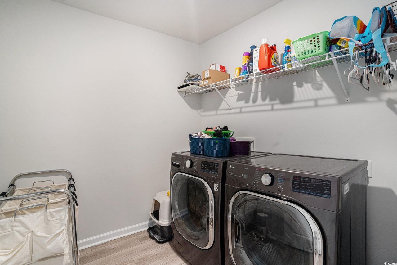 699 Heritage Downs Dr. Photo 32