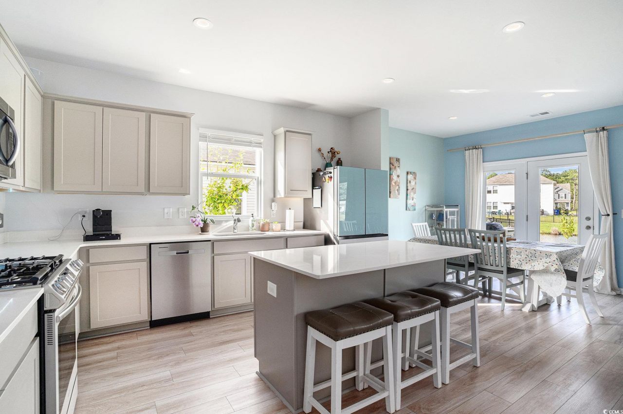 699 Heritage Downs Dr. Photo 6