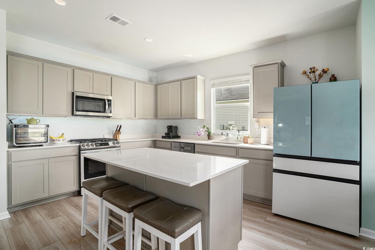 699 Heritage Downs Dr. Photo 8