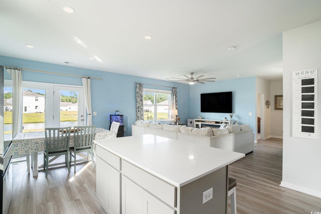 699 Heritage Downs Dr. Photo 9