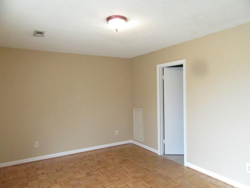 1450 Turkey Ridge Rd. Photo 14