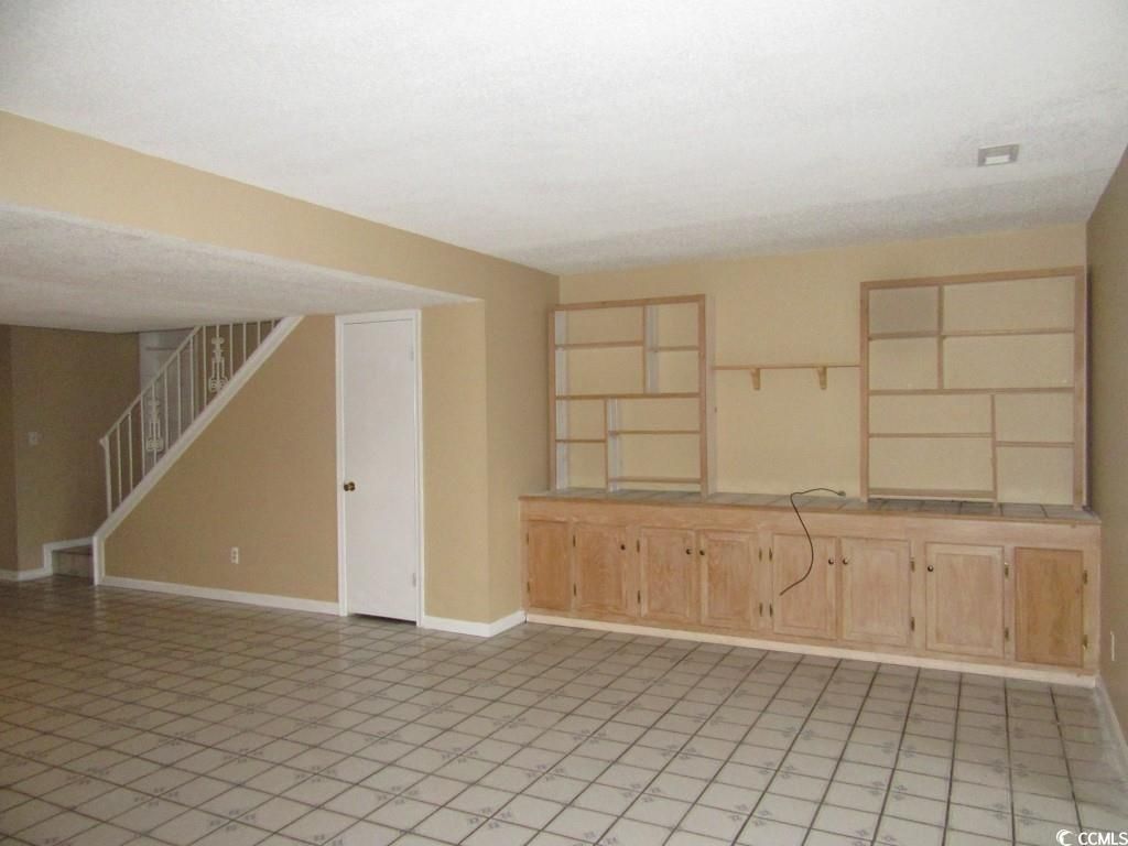 1450 Turkey Ridge Rd. Photo 8