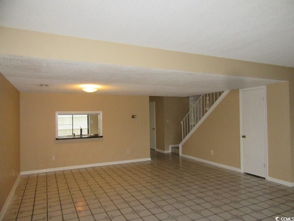 1450 Turkey Ridge Rd. Photo 9