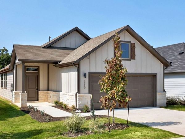 310 Bendecido LOOP, Elgin, TX 78621