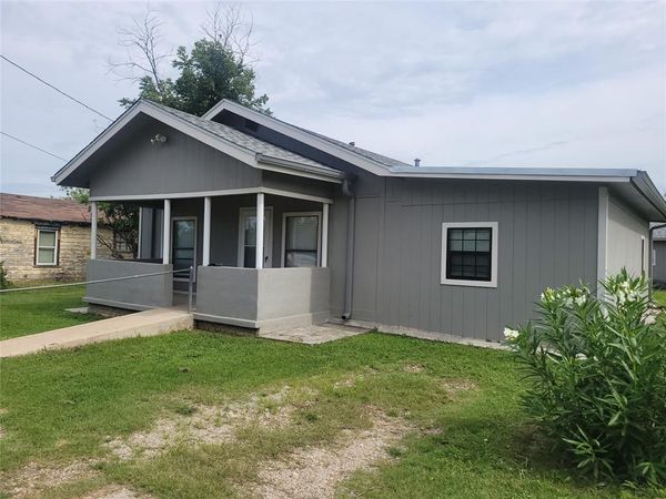 1009 W Mesquite Street, Coleman, TX 76834