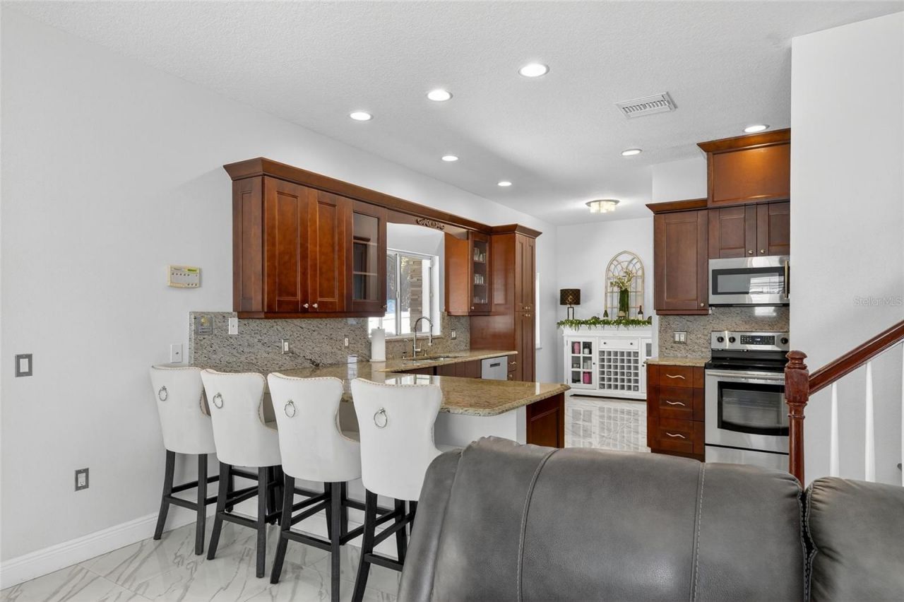 382 Rosalind Lane, Oldsmar, FL 34677 Photo