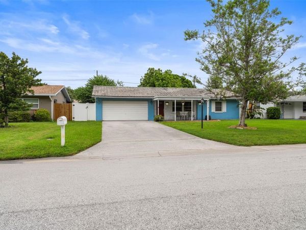 5705 45TH AVENUE N, KENNETH CITY, FL 33709