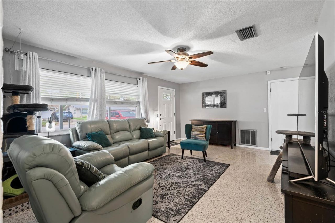 5705 45th Avenue N, Kenneth City, FL 33709 Photo