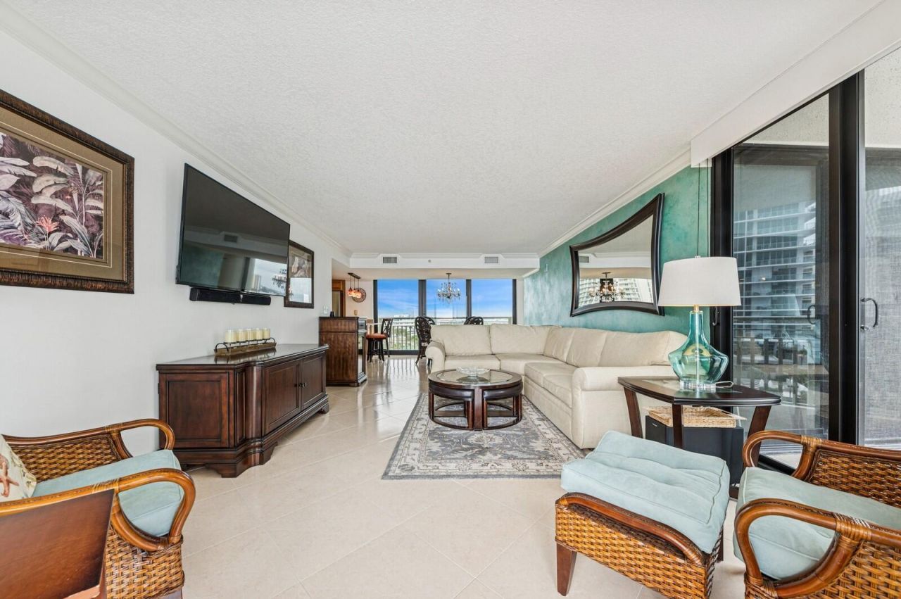 3000 N Ocean Drive, Unit 8-A, Singer Island, FL 33404 Photo