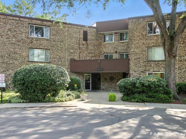 2600 Brookwood Way Drive, Unit 305, Rolling Meadows, IL 60008