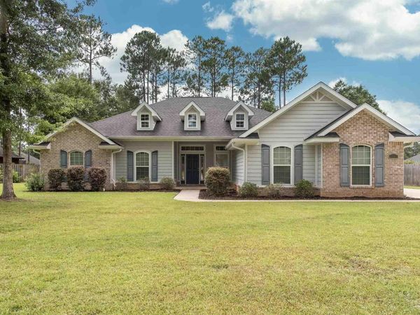 6013 Augustine Dr, Pace, FL 32571