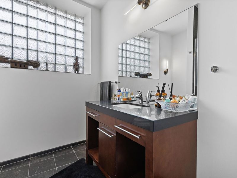 17 W 3rd Avenue, Unit 213, Columbus, OH 43201 Photo 56