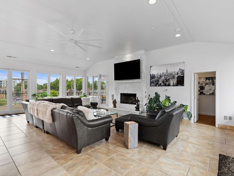 17 W 3rd Avenue, Unit 213, Columbus, OH 43201 Photo 62