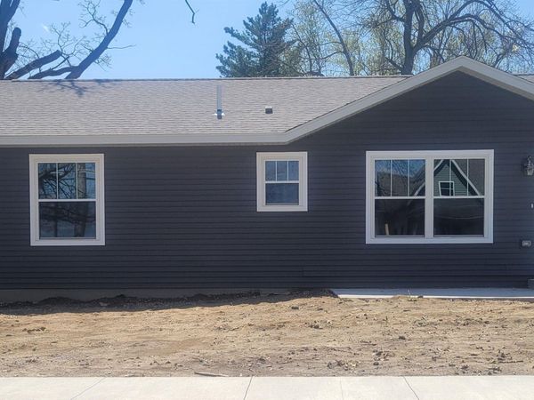 207 E Jefferson Street, Mount Ayr, IA 50854