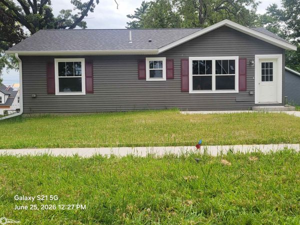 207 E Jefferson Street, Mount Ayr, IA 50854
