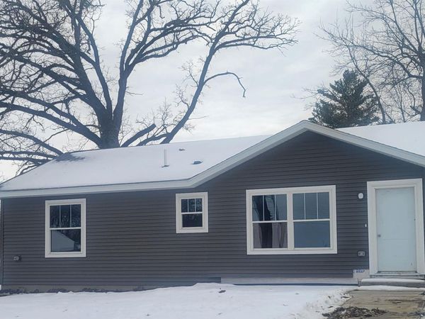 207 E Jefferson Street, Mount Ayr, IA 50854